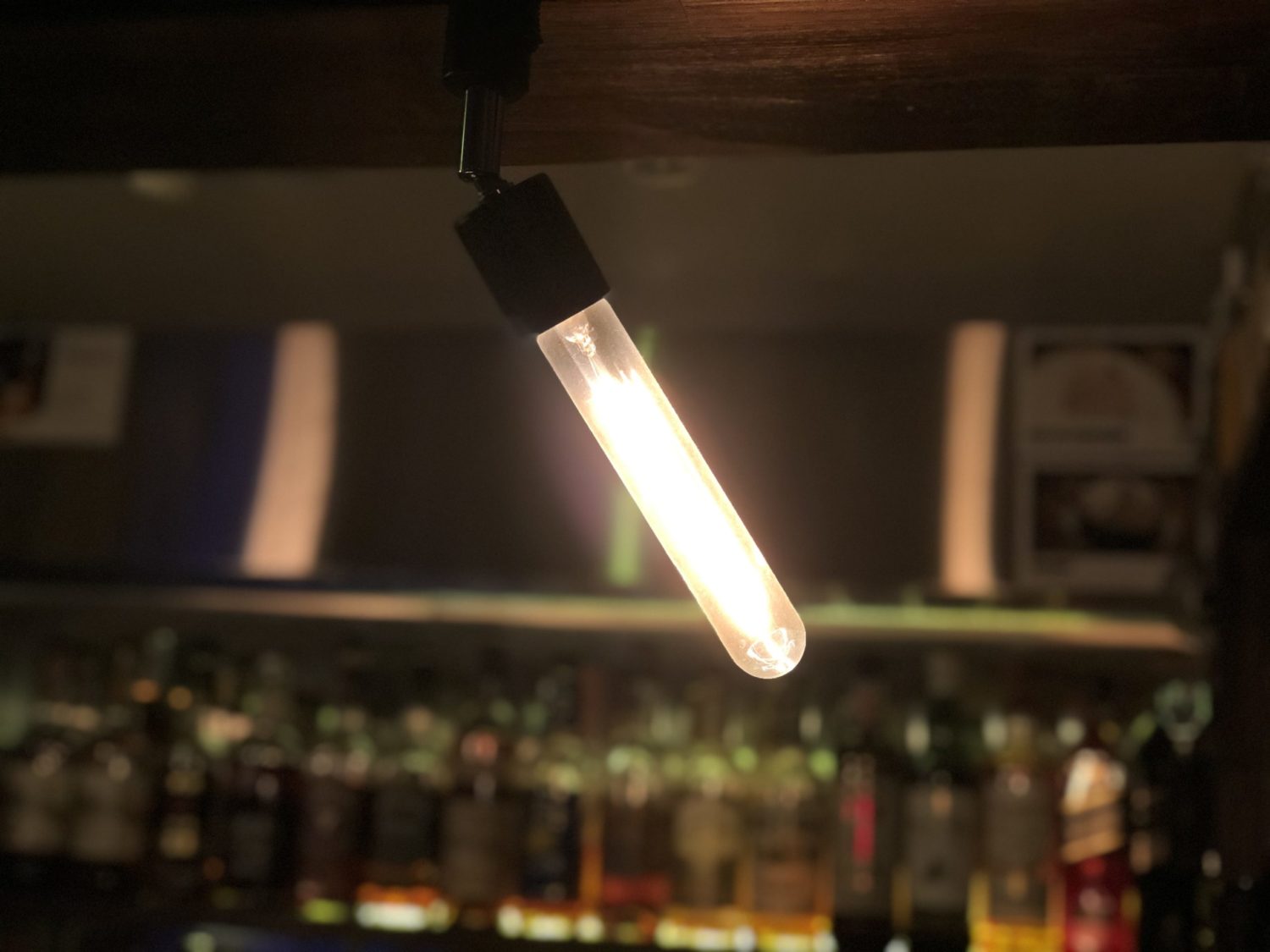 BARの明かりは消さない…